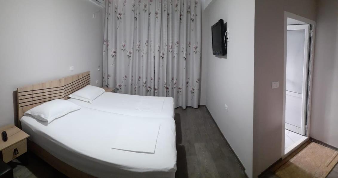 Hotel Permeti Luaran gambar